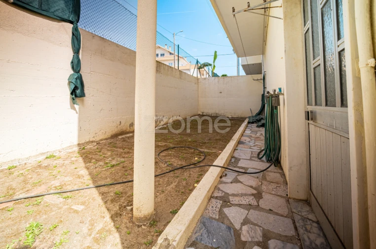 Moradia T4 para Venda em Camarate, Unhos e Apelação Foto 4