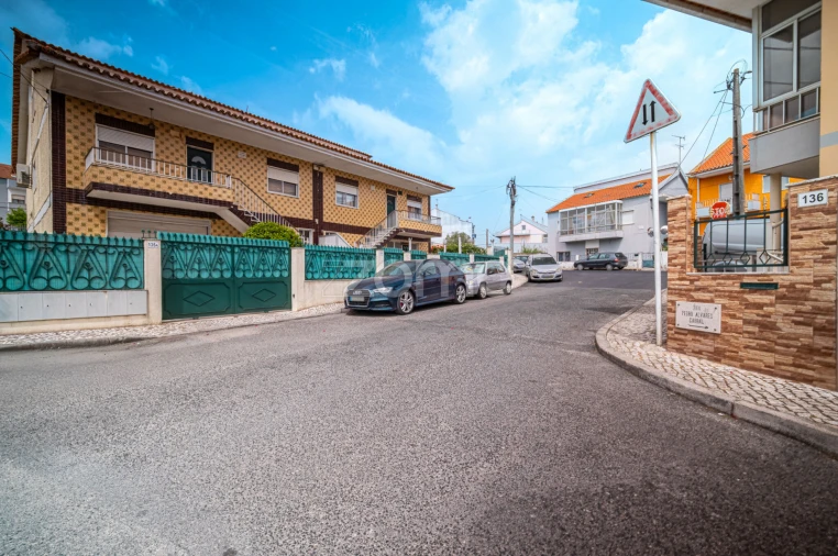 Moradia T4 para Venda em Camarate, Unhos e Apelação Foto 44