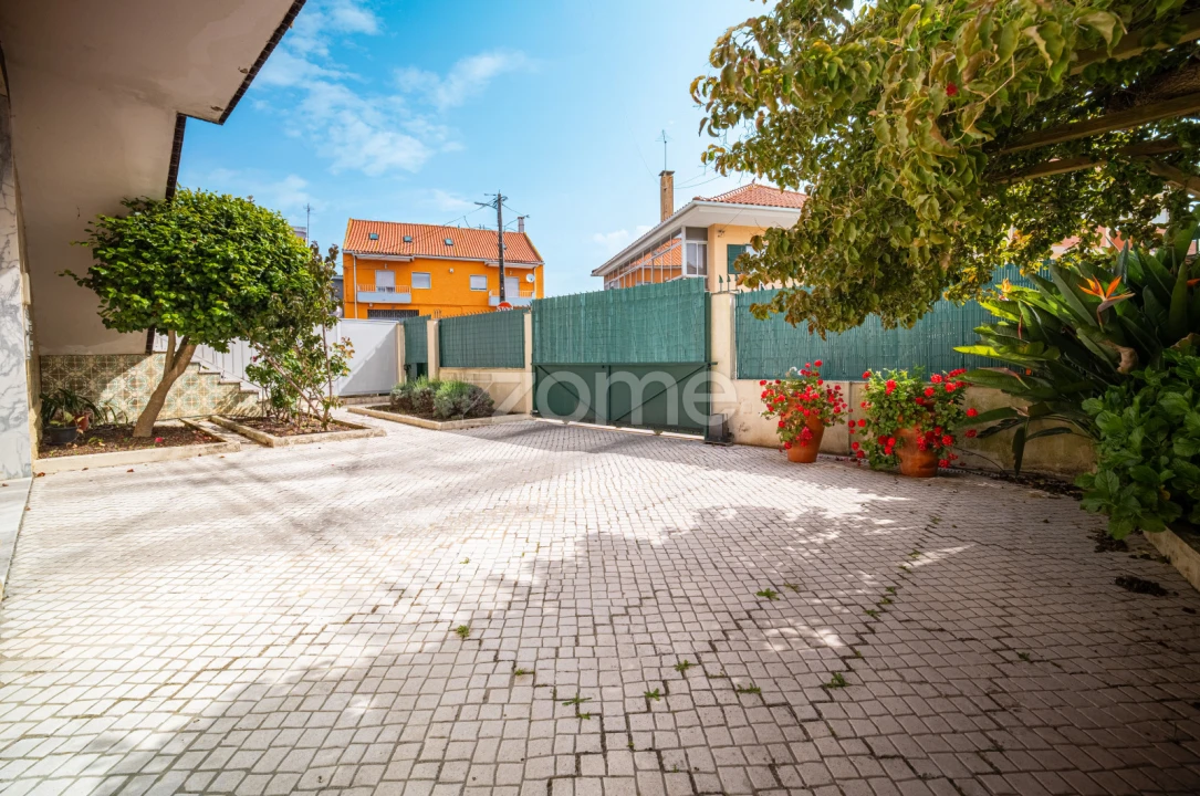 Moradia T4 para Venda em Camarate, Unhos e Apelação Foto 5
