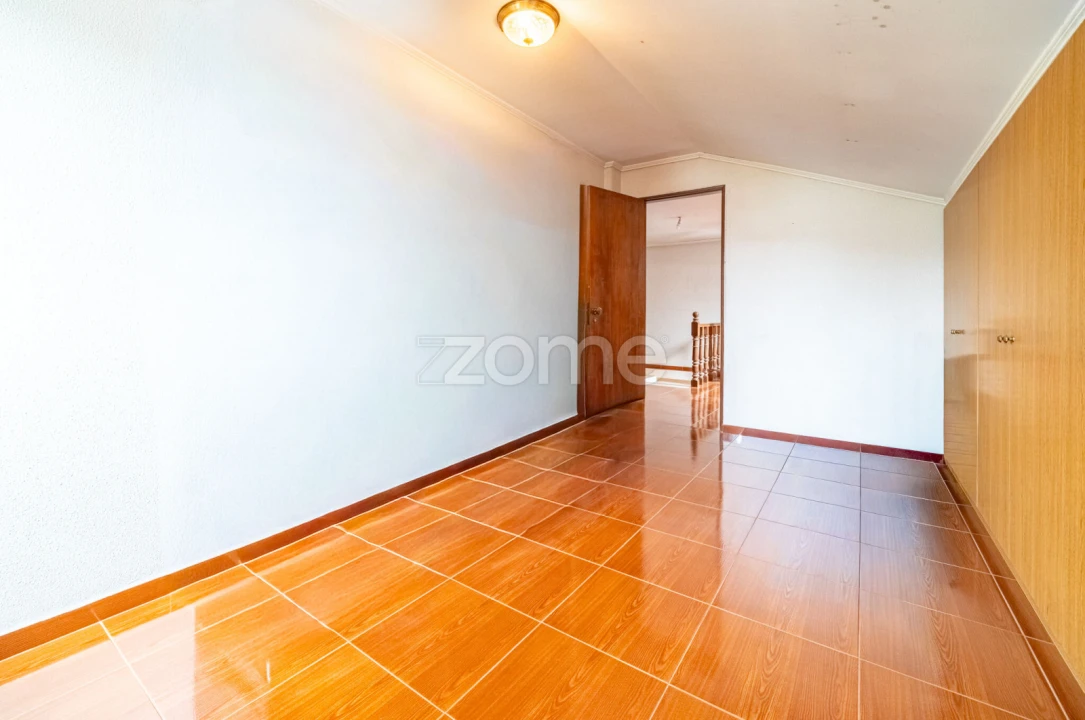 Moradia T4 para Venda em Camarate, Unhos e Apelação Foto 38