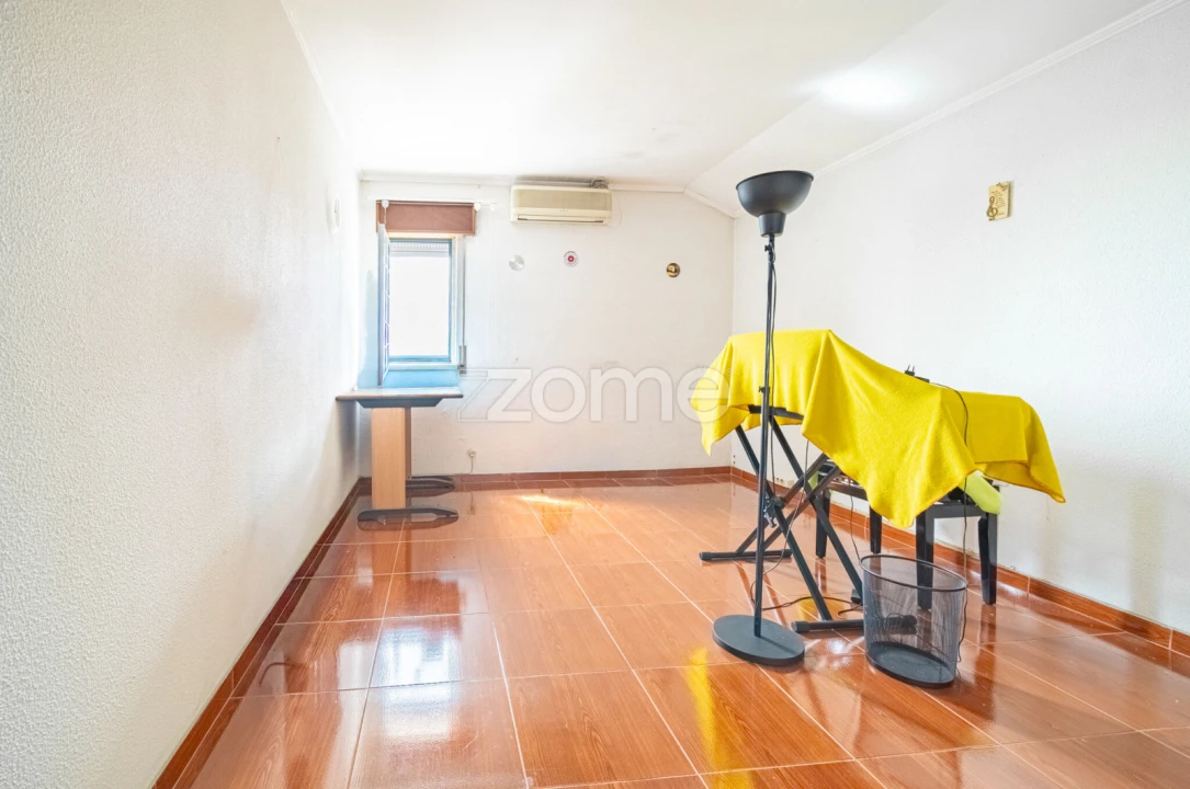 Moradia T4 para Venda em Camarate, Unhos e Apelação Foto 41