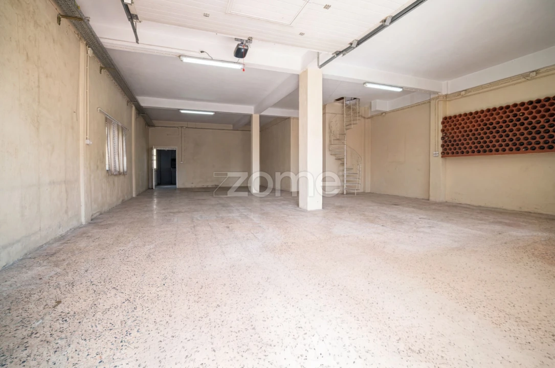 Moradia T4 para Venda em Camarate, Unhos e Apelação Foto 13