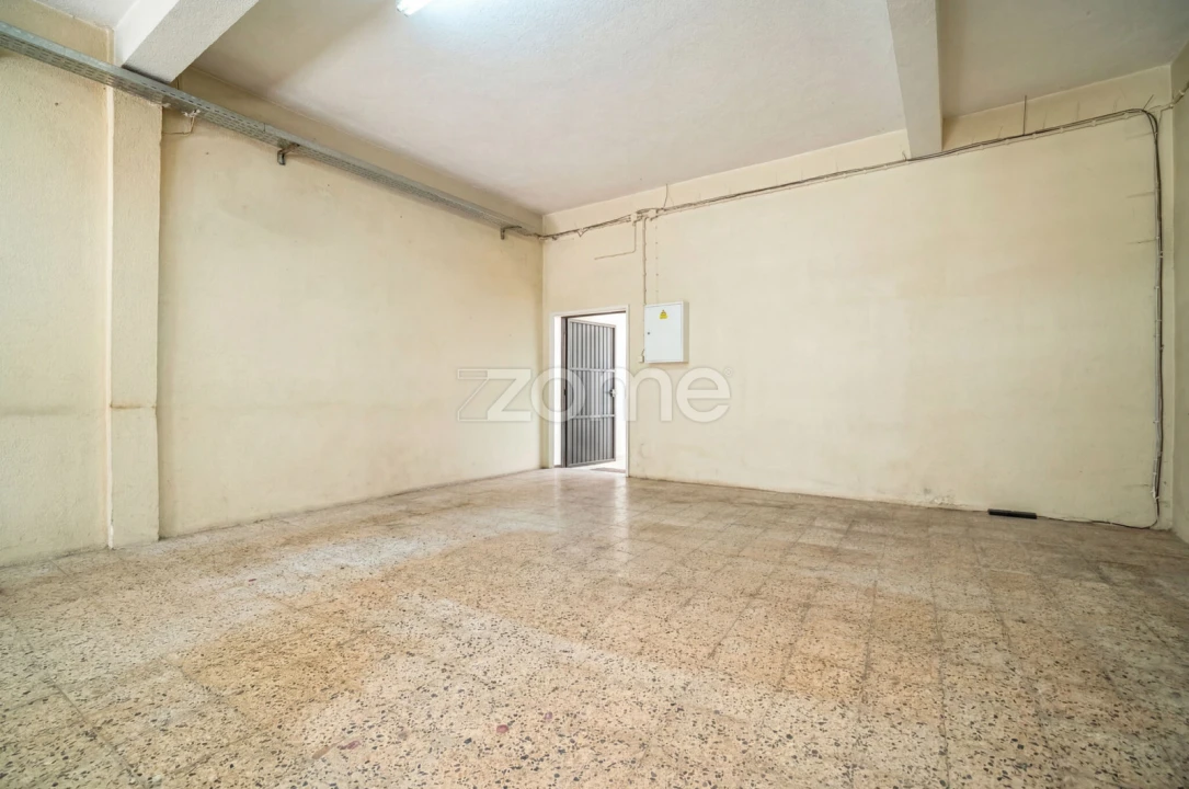 Moradia T4 para Venda em Camarate, Unhos e Apelação Foto 14