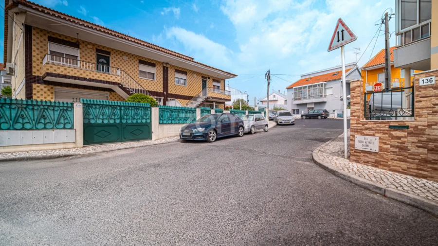 Moradia T4 para Venda em Camarate, Unhos e Apelação