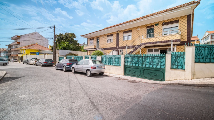 Moradia T4 para Venda em Camarate, Unhos e Apelação