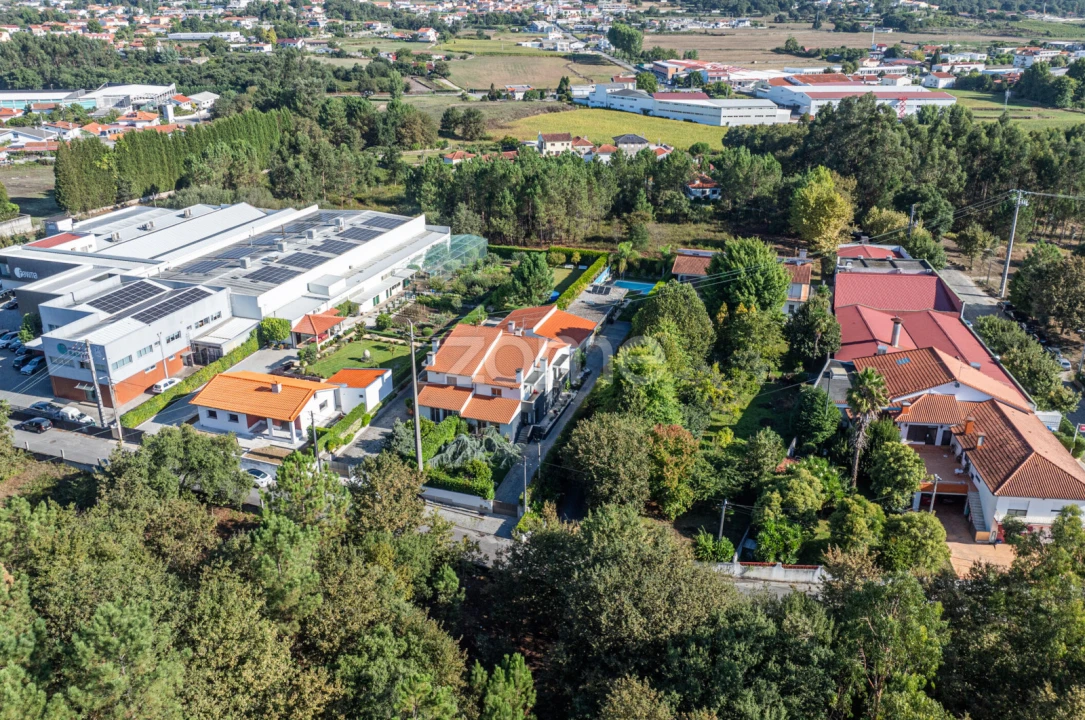 Moradia T3 para Venda em Manhente Foto 38