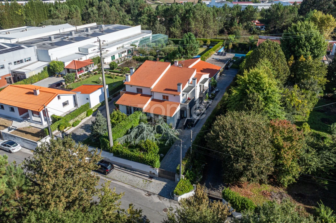 Moradia T3 para Venda em Manhente Foto 40