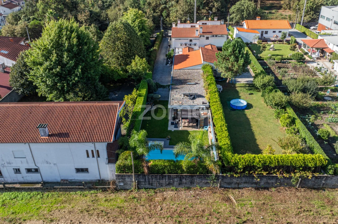 Moradia T3 para Venda em Manhente Foto 43