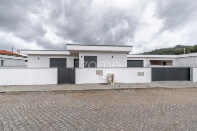Moradia T3 para Venda em Ferreiros, Prozelo e Besteiros