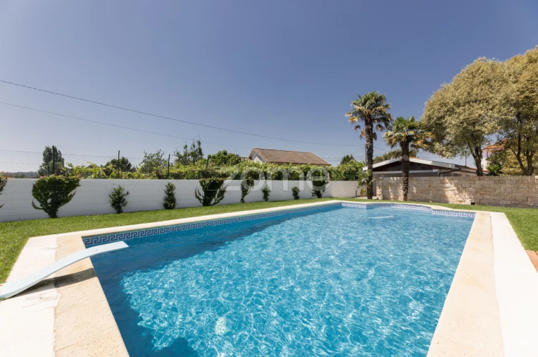 Moradia T3 para Venda em Regadas Foto 29