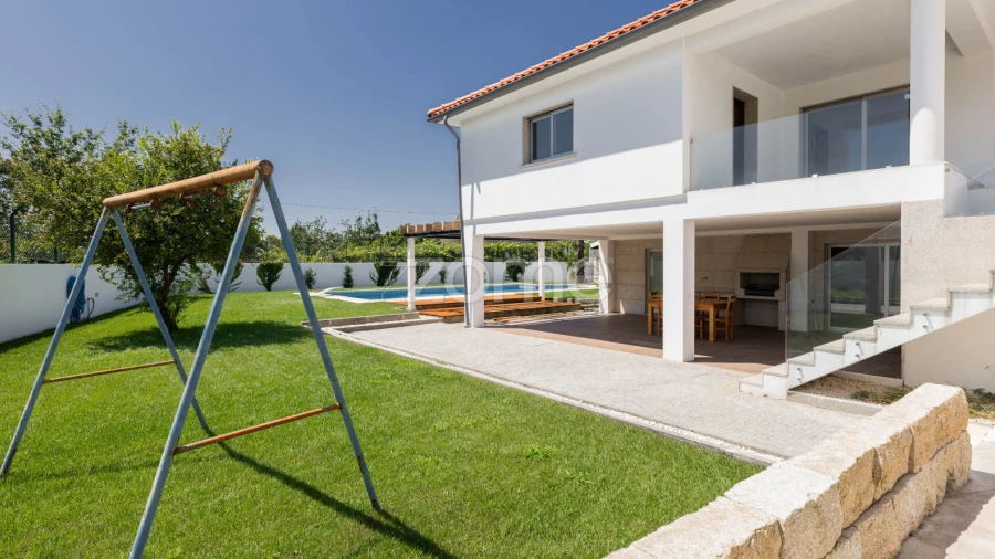 Moradia T3 para Venda em Regadas