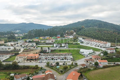 Terreno para Venda em Gamil e Midões