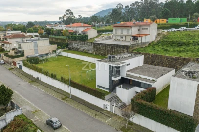 Terreno para Venda em Gamil e Midões