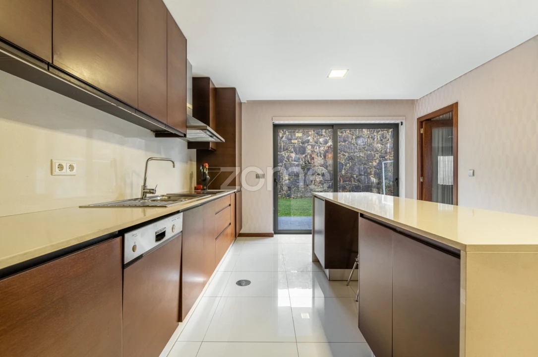 Moradia T4 para Venda em Gamil e Midões Foto 8