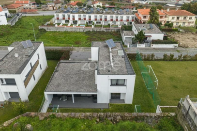 Moradia T4 para Venda em Gamil e Midões