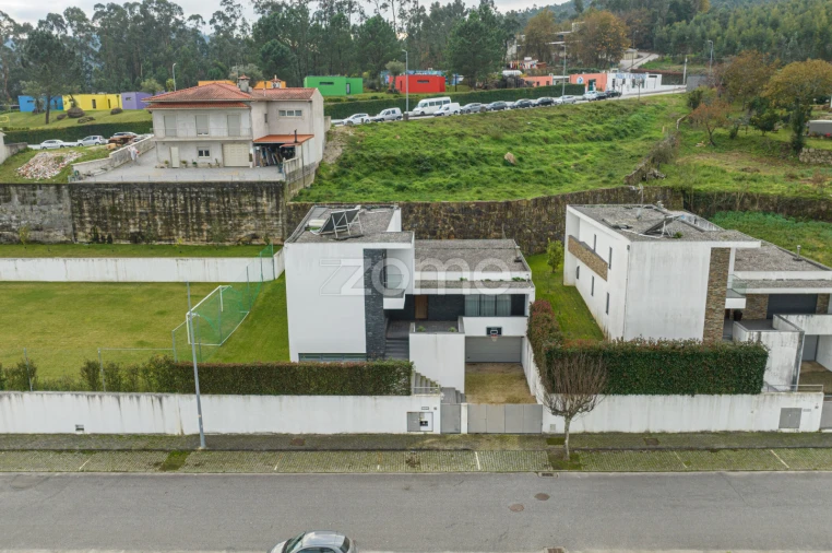 Moradia T4 para Venda em Gamil e Midões Foto 2