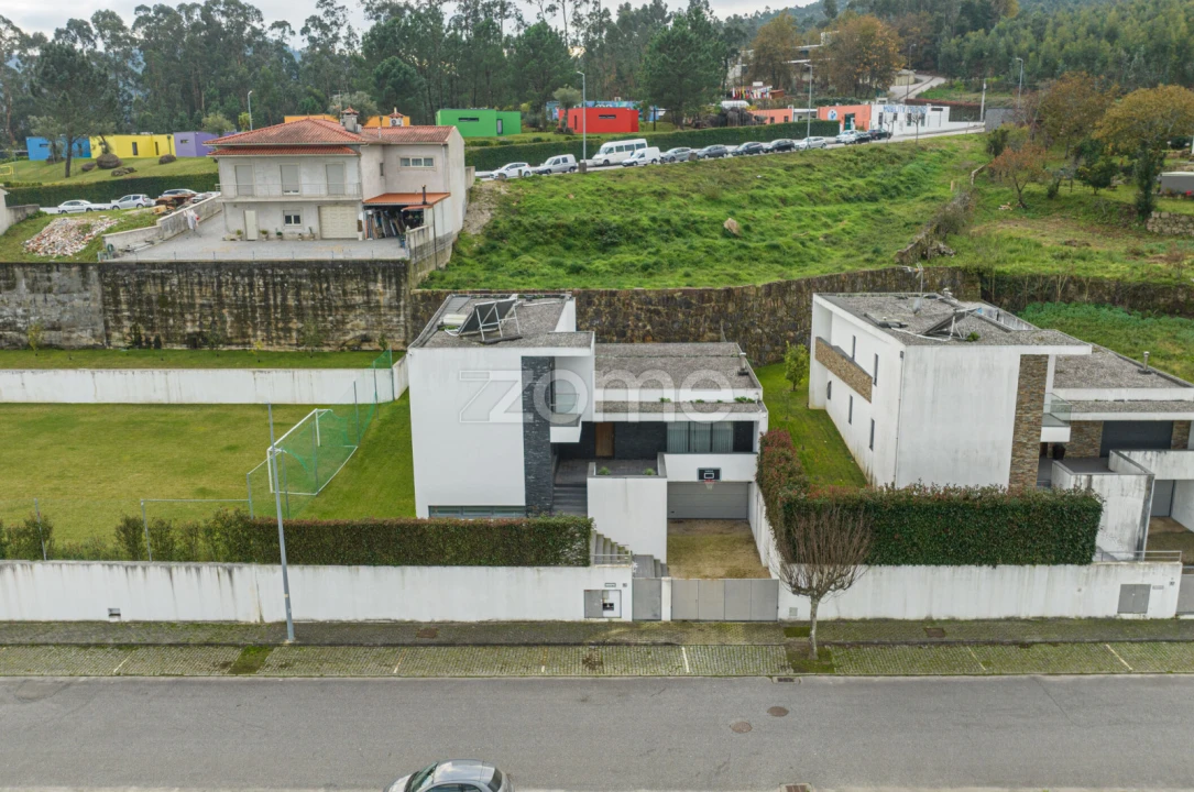 Moradia T4 para Venda em Gamil e Midões Foto 2