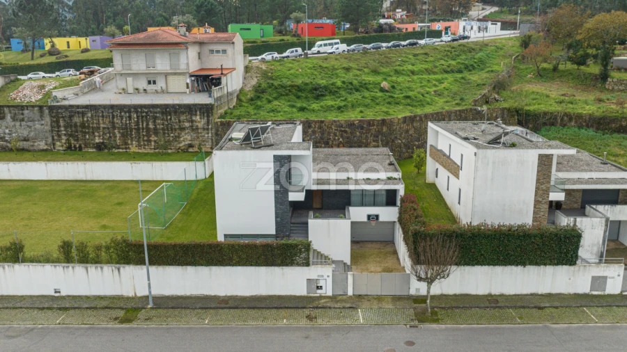 Moradia T4 para Venda em Gamil e Midões