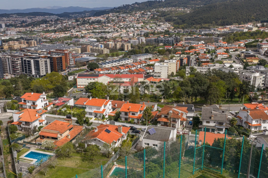 Moradia T4 para Venda em Nogueira, Fraião e Lamaçães Foto 36