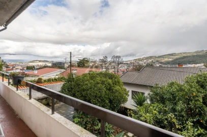 Moradia T4 para Venda em Nogueira, Fraião e Lamaçães