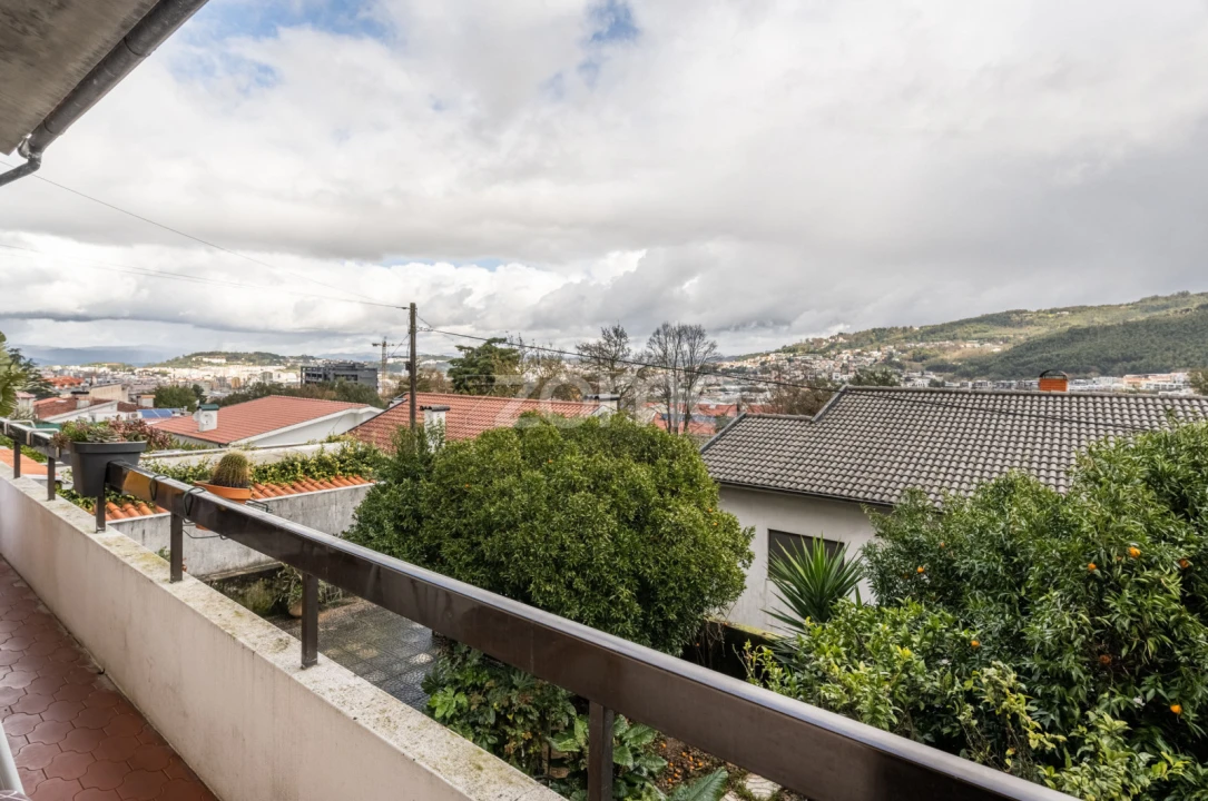 Moradia T4 para Venda em Nogueira, Fraião e Lamaçães Foto 8