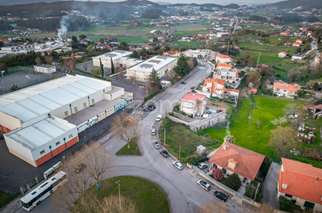 Terreno para Venda em Arnoso (Santa Maria e Santa Eulália) e Sezures Foto 4
