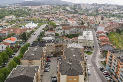 Apartamento T3 para Venda em Ferreiros e Gondizalves