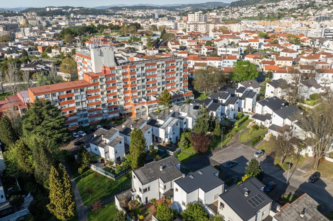 Moradia T4 para Venda em Braga (São José de São Lázaro e São João do Souto) Foto 4