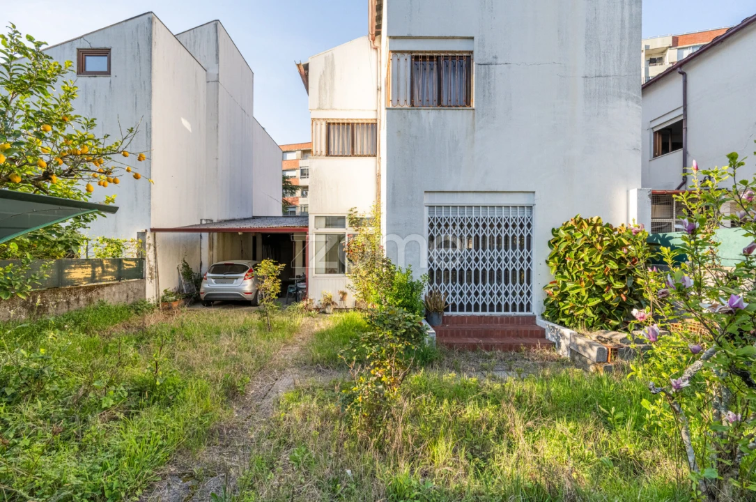 Moradia T4 para Venda em Braga (São José de São Lázaro e São João do Souto) Foto 1