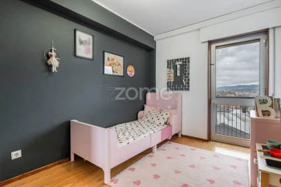 Apartamento T3 para Venda em Vila Nova de Famalicão e Calendário