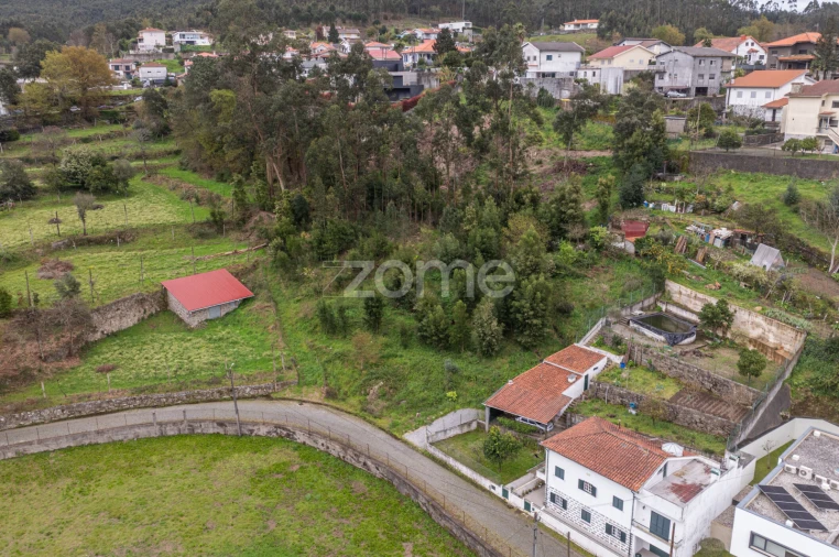 Terreno para Venda em Esporões Foto 4