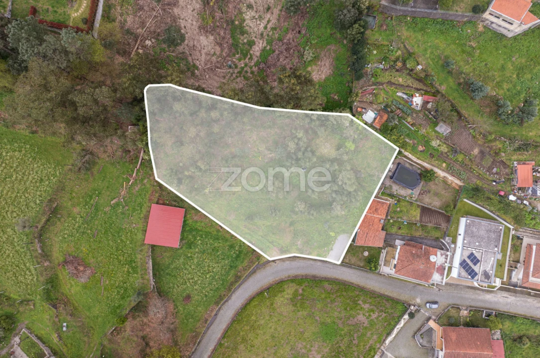 Terreno para Venda em Esporões Foto 1