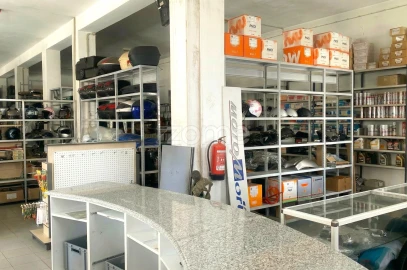 Negócio para Venda em Sé, Santa Maria e Meixedo