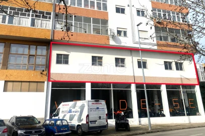 Negócio para Venda em Sé, Santa Maria e Meixedo