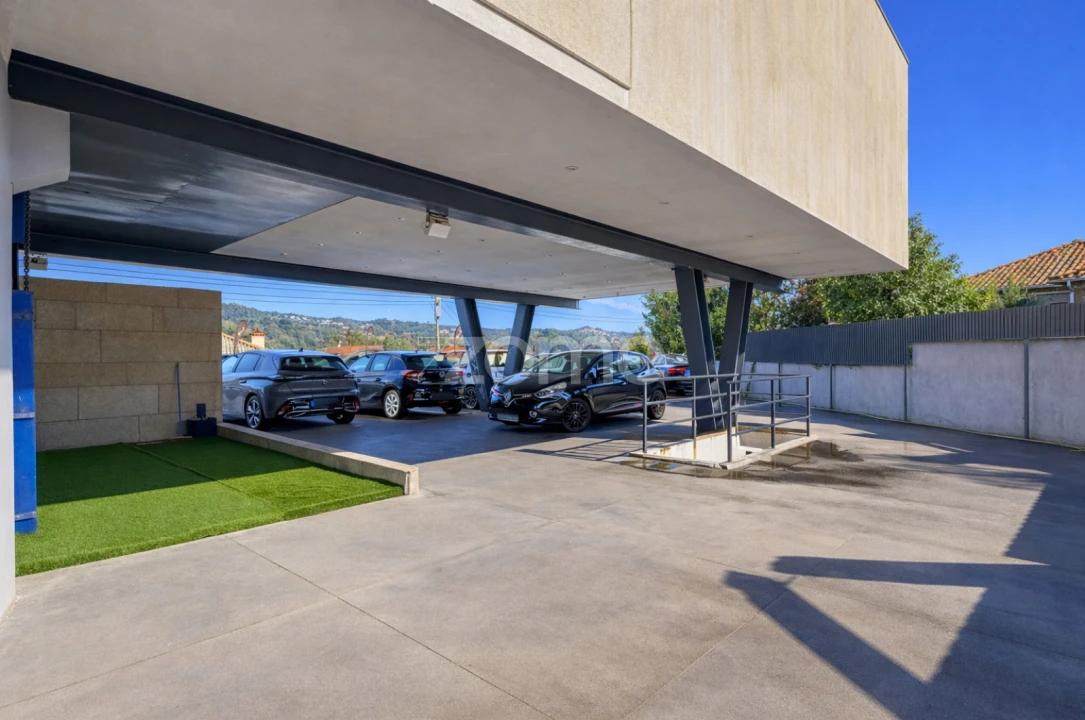 Terreno Comércio / Armazém para Venda em Lordelo Foto 10
