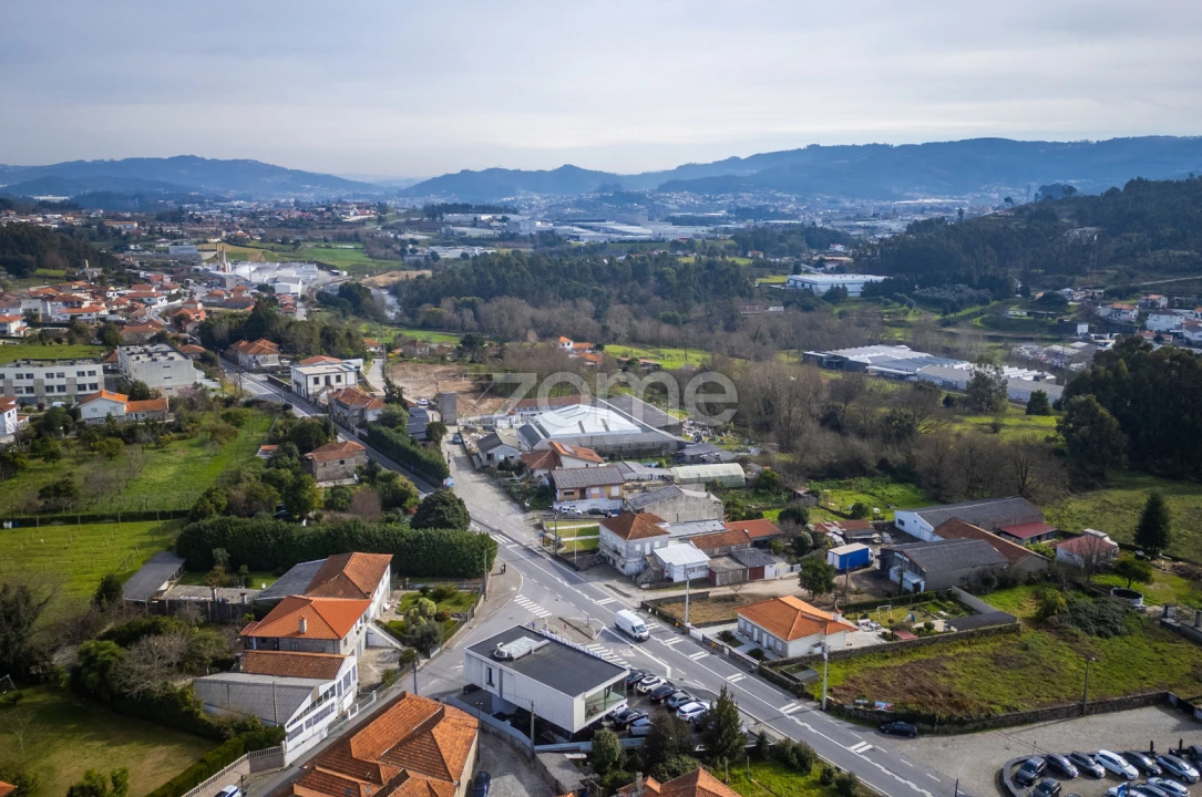 Terreno Comércio / Armazém para Venda em Lordelo Foto 56