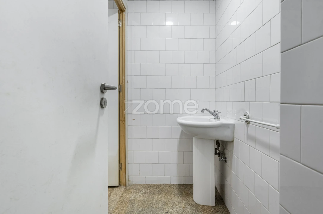 Terreno Comércio / Armazém para Venda em Lordelo Foto 28