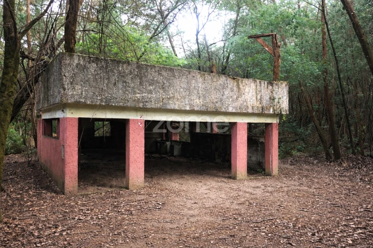 Moradia T4 para Venda em Sobreposta Foto 12