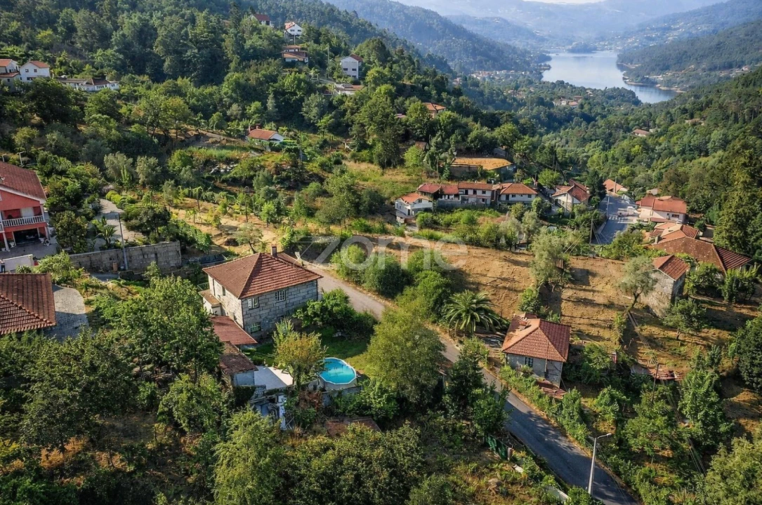 Moradia T4 para Venda em Vilar da Veiga Foto 4