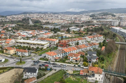 Moradia T4 para Venda em Ferreiros e Gondizalves