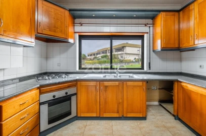 Moradia T4 para Venda em Ferreiros e Gondizalves
