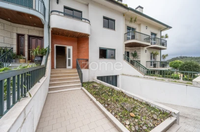 Moradia T4 para Venda em Ferreiros e Gondizalves