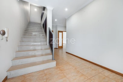 Moradia T4 para Venda em Ferreiros e Gondizalves