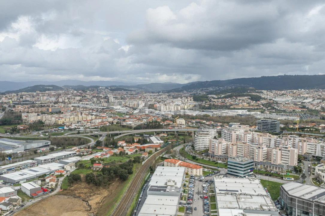 Moradia T4 para Venda em Ferreiros e Gondizalves Foto 36