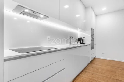 Apartamento T2 para Venda em Póvoa de Varzim, Beiriz e Argivai
