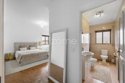 Moradia T4 para Venda em Meixomil