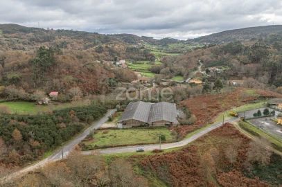 Terreno Comércio / Armazém para Venda em Aboim da Nóbrega e Gondomar