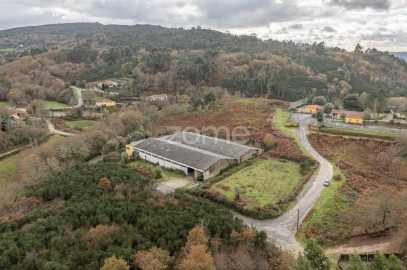 Terreno Comércio / Armazém para Venda em Aboim da Nóbrega e Gondomar