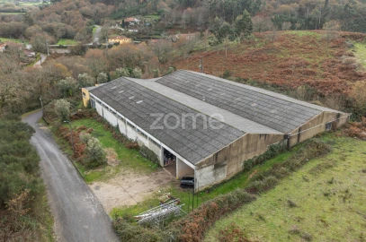 Terreno Comércio / Armazém para Venda em Aboim da Nóbrega e Gondomar