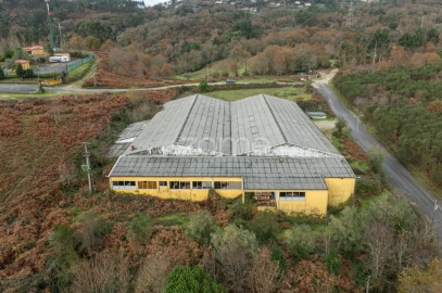 Terreno Comércio / Armazém para Venda em Aboim da Nóbrega e Gondomar
